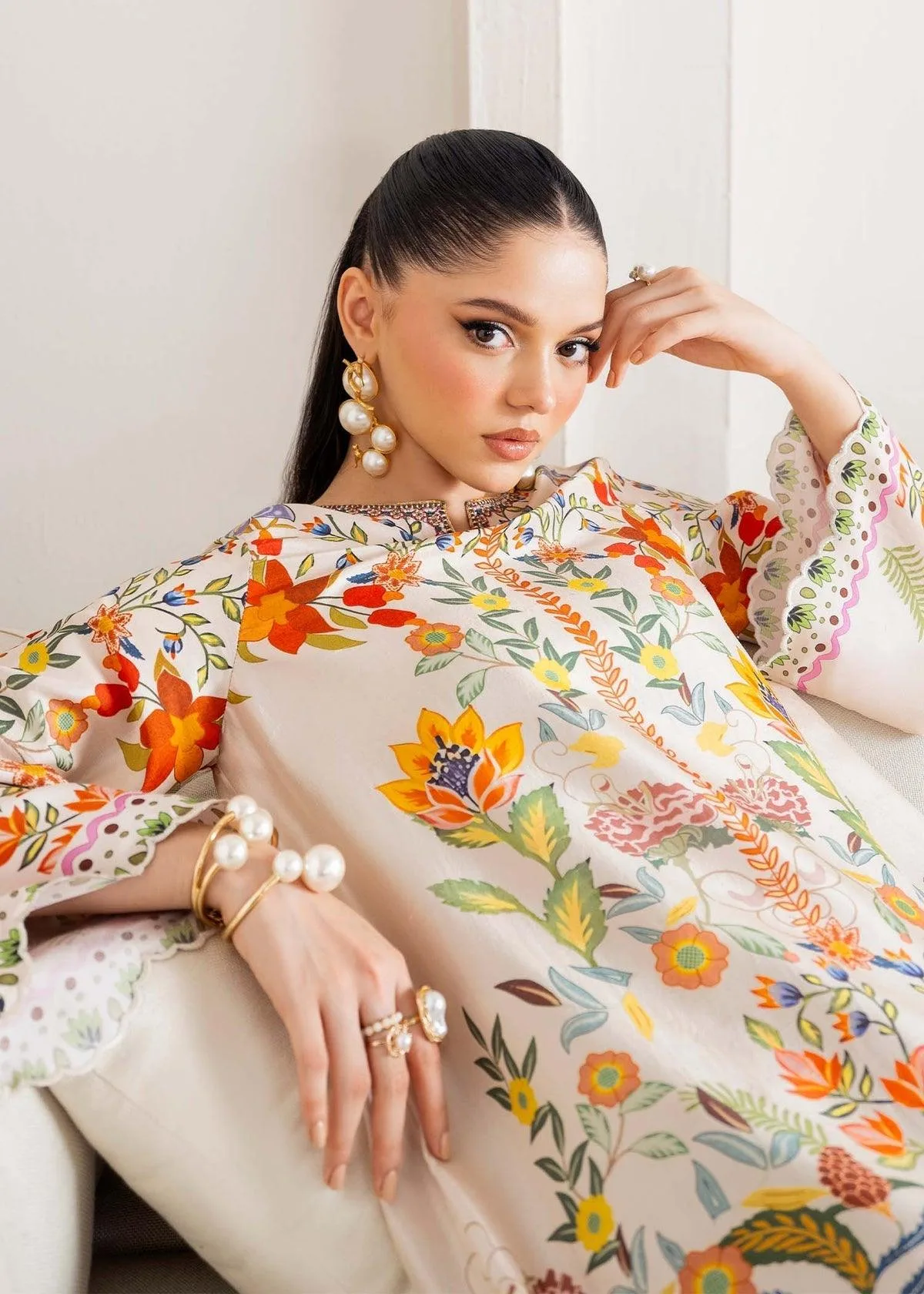 Kanwal Malik Rosalia Silk Eid 25 White Raw Silk – view 6 – Poshaq