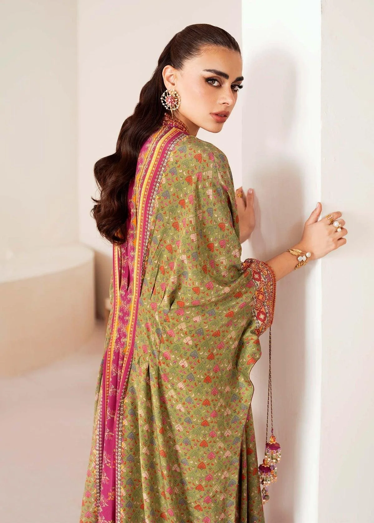 Kanwal Malik Rosalia Silk Eid 25 Magenta Crepe – view 4 – Poshaq