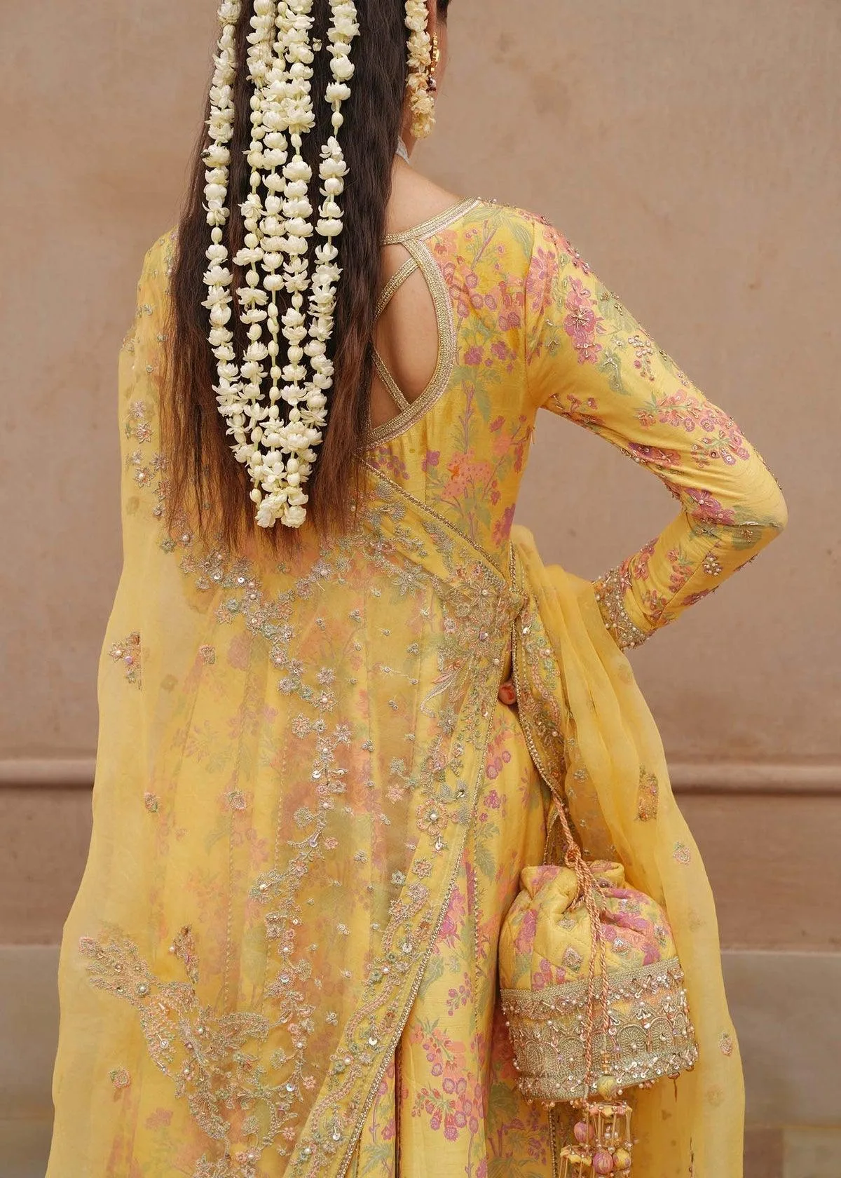 Kanwal Malik Saheli Luxury Pret 24 Yellow – view 4 – Poshaq
