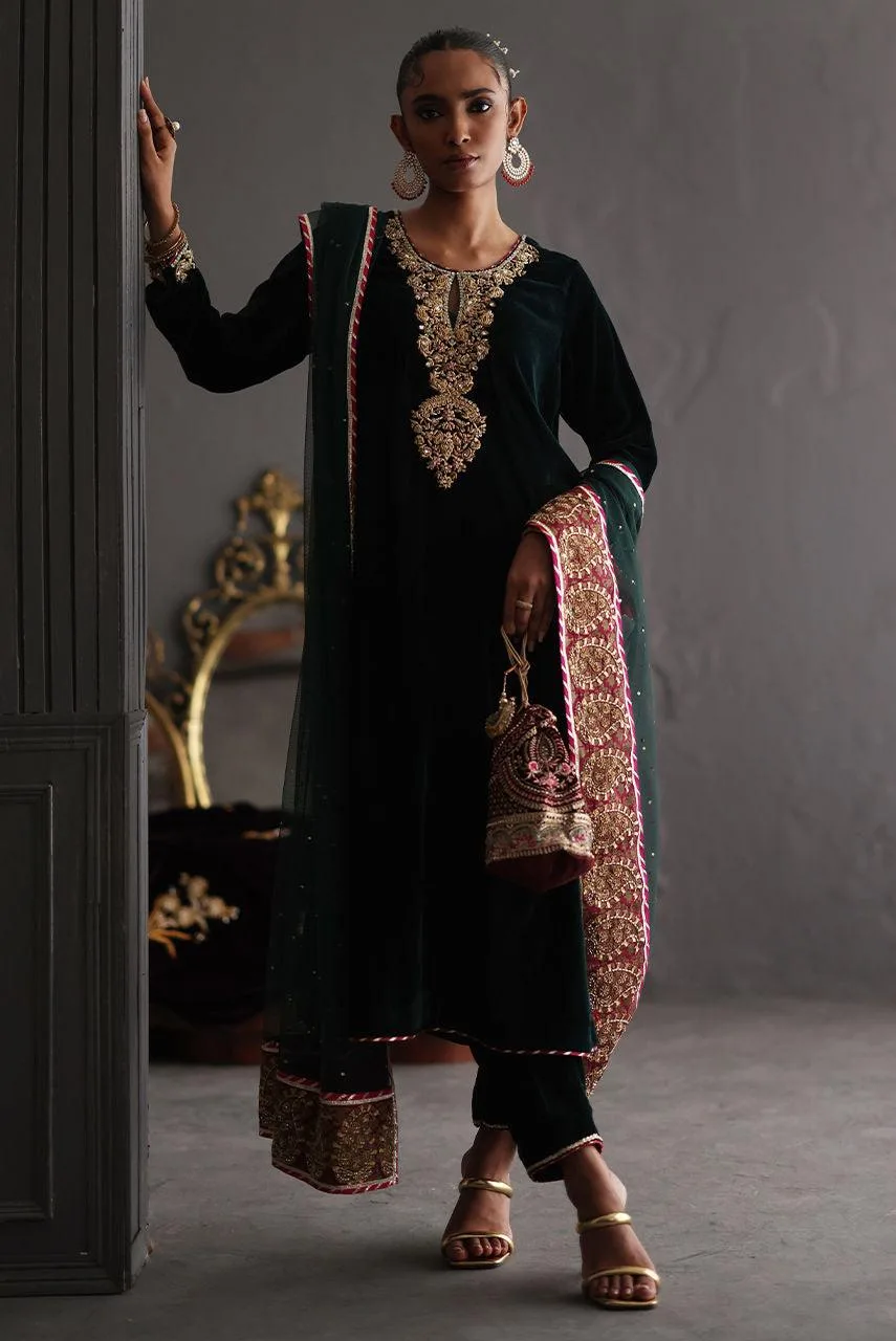 Deepak Perwani Diya Wedding Edit Magenta Velvet – view 4 – Poshaq