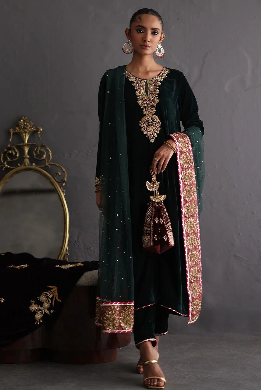 Deepak Perwani Diya Wedding Edit Magenta Velvet – view 8 – Poshaq
