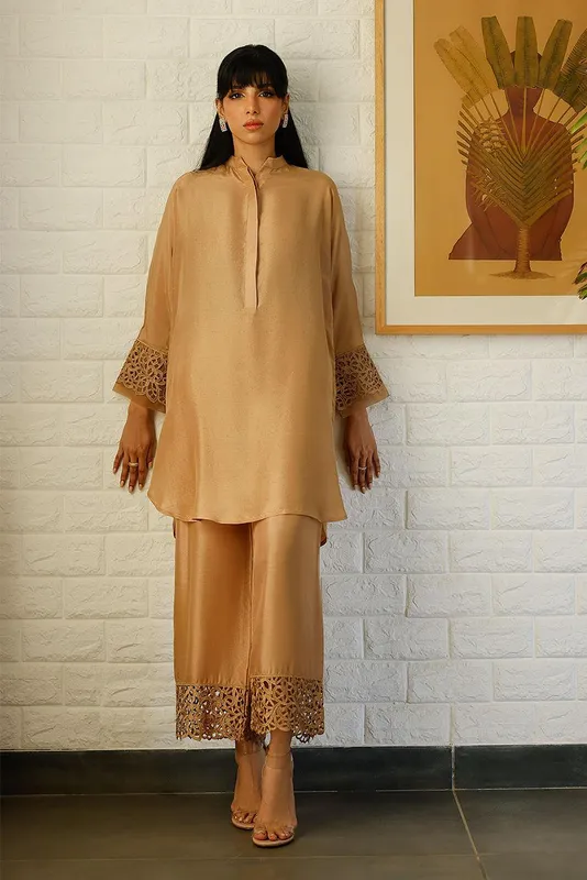 Deepak Perwani Lilah Silk Edit 24 Gold Raw Silk – view 1 – Poshaq
