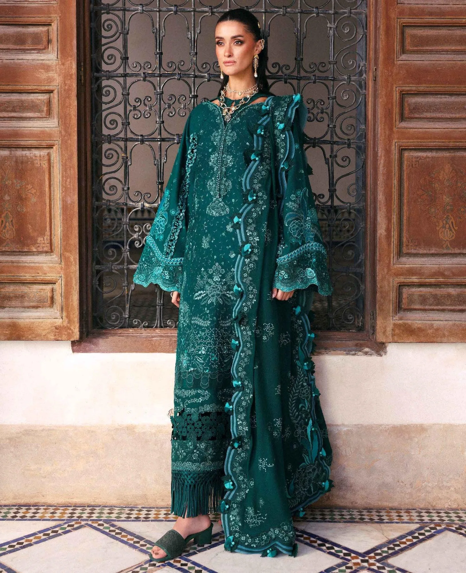 Republic Womenswear Reine Luxury Lawn 26 Green Georgette – view 1 – Poshaq