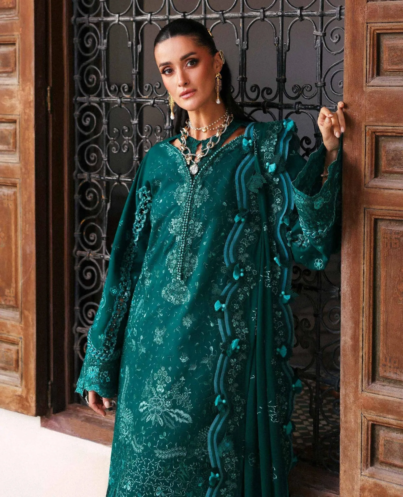 Republic Womenswear Reine Luxury Lawn 26 Green Georgette – view 2 – Poshaq
