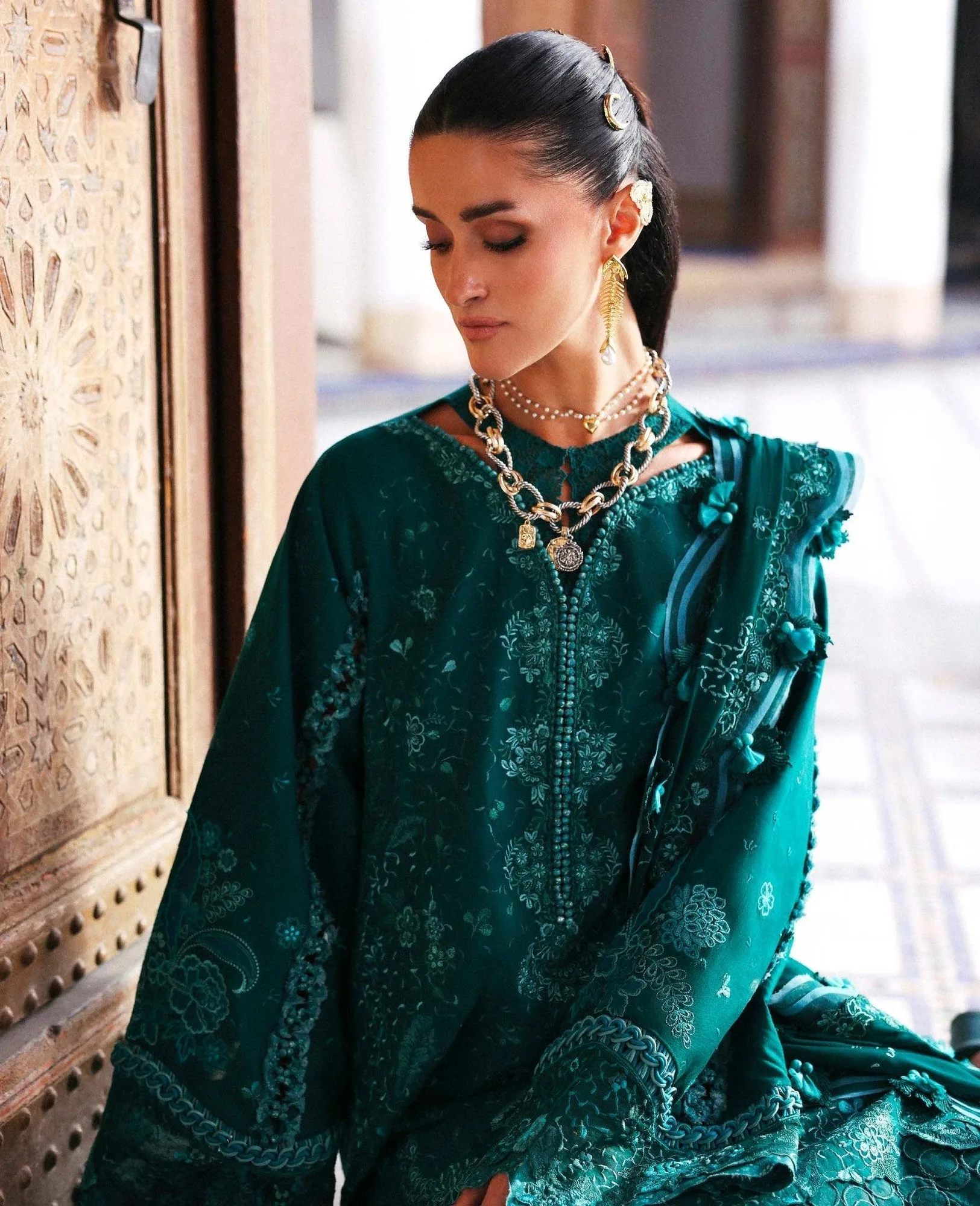 Republic Womenswear Reine Luxury Lawn 26 Green Georgette – view 4 – Poshaq