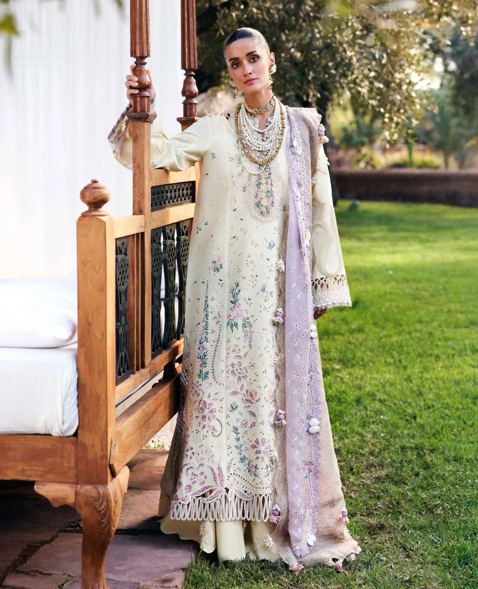 Republic Womenswear Reine Luxury Lawn 26 Yellow Organza – view 2 – Poshaq