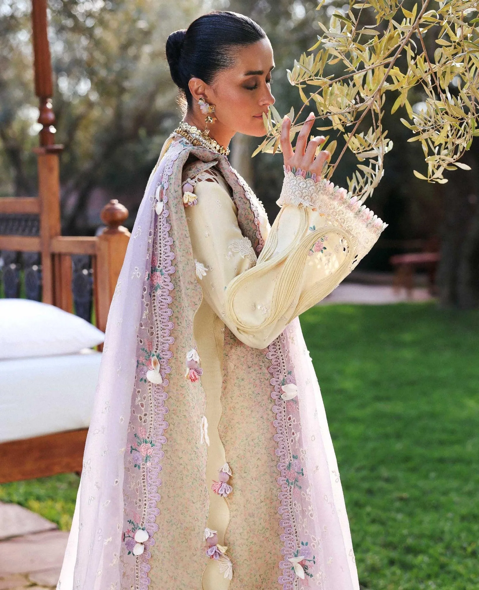 Republic Womenswear Reine Luxury Lawn 26 Yellow Organza – view 6 – Poshaq