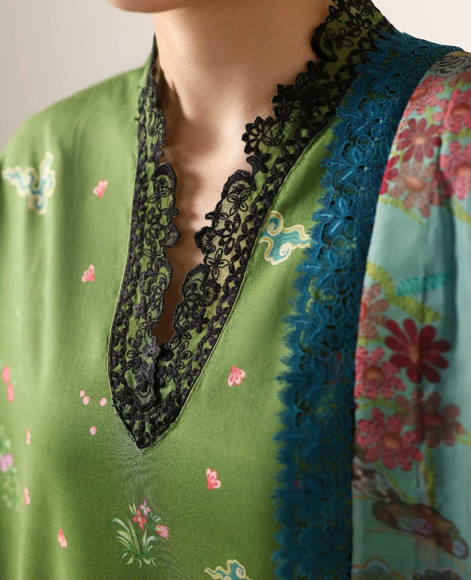 Republic Womenswear Neoma Summer Prints 26 Green Organza – view 3 – Poshaq