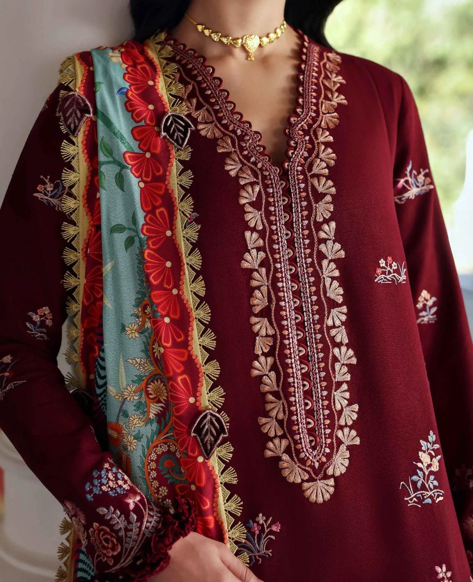 Republic Womenswear Amaris Luxury Shawl 25 Karandi – view 3 – Poshaq
