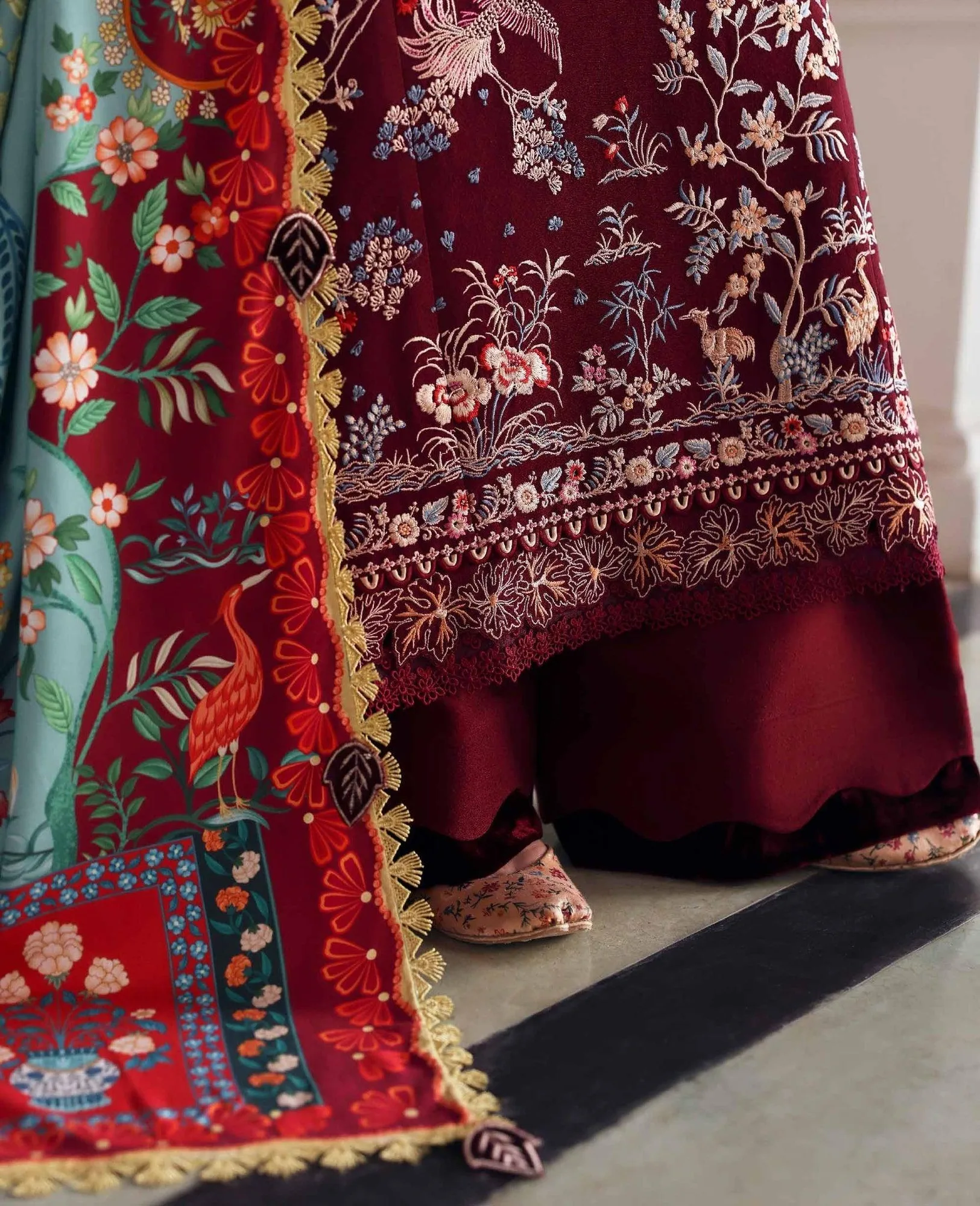 Republic Womenswear Amaris Luxury Shawl 25 Karandi – view 5 – Poshaq