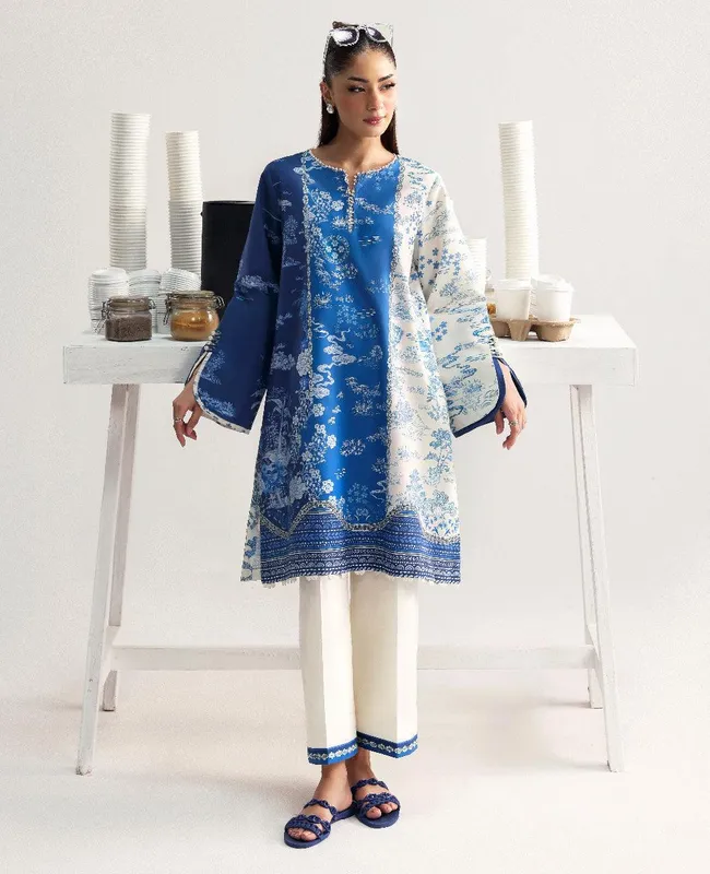 Republic Womenswear Essentials Pre Fall White – view 1 – Poshaq