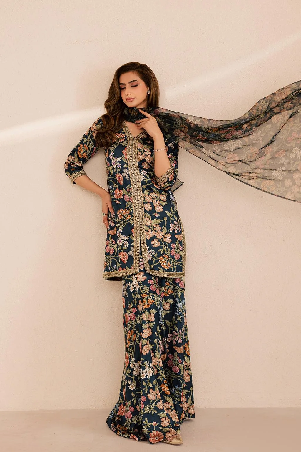 Vanya Silk Edit Organza – view 4 – Poshaq