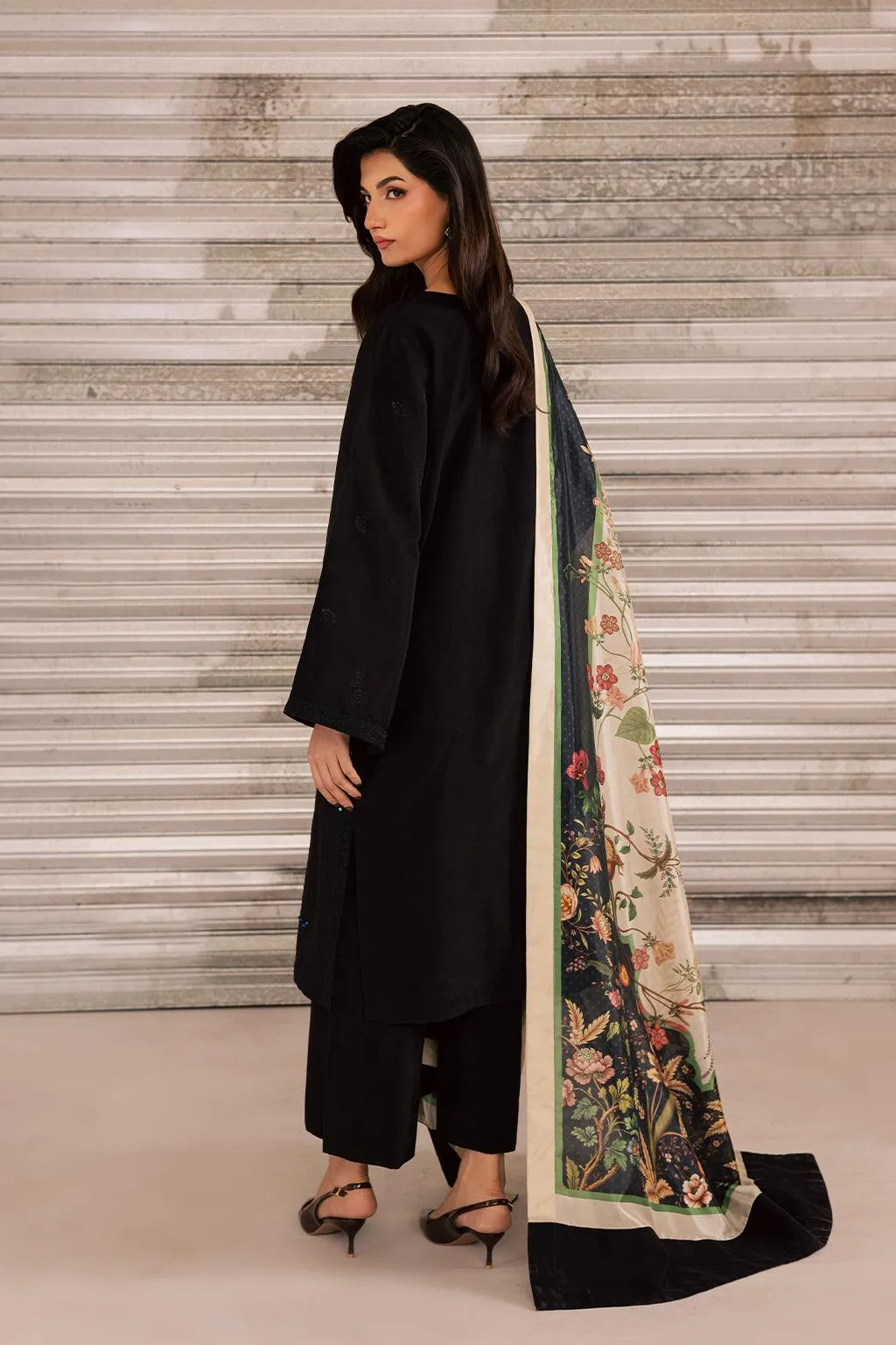 Vanya Silk Edit Black Silk – view 2 – Poshaq