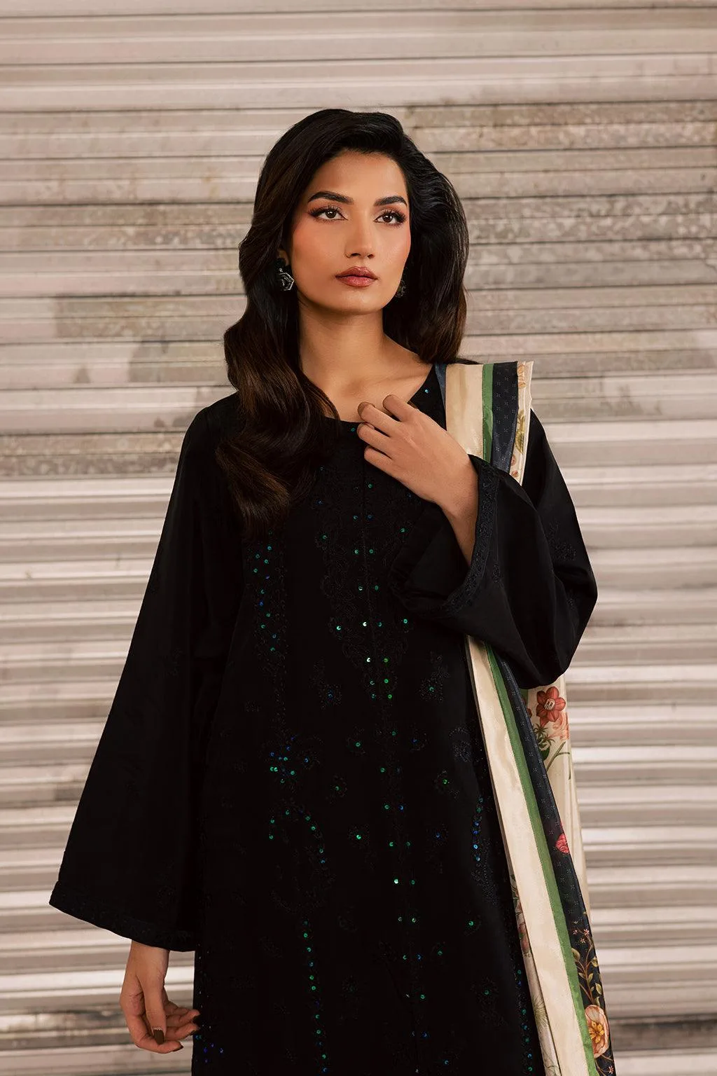 Vanya Silk Edit Black Silk – view 3 – Poshaq