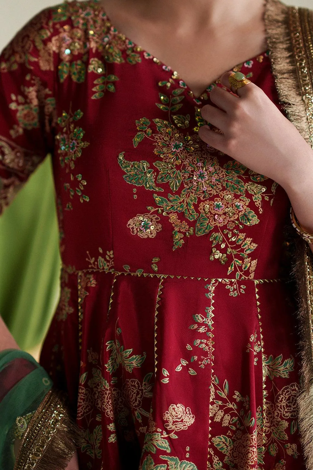 Vanya The Regal Edit Red Silk – view 3 – Poshaq