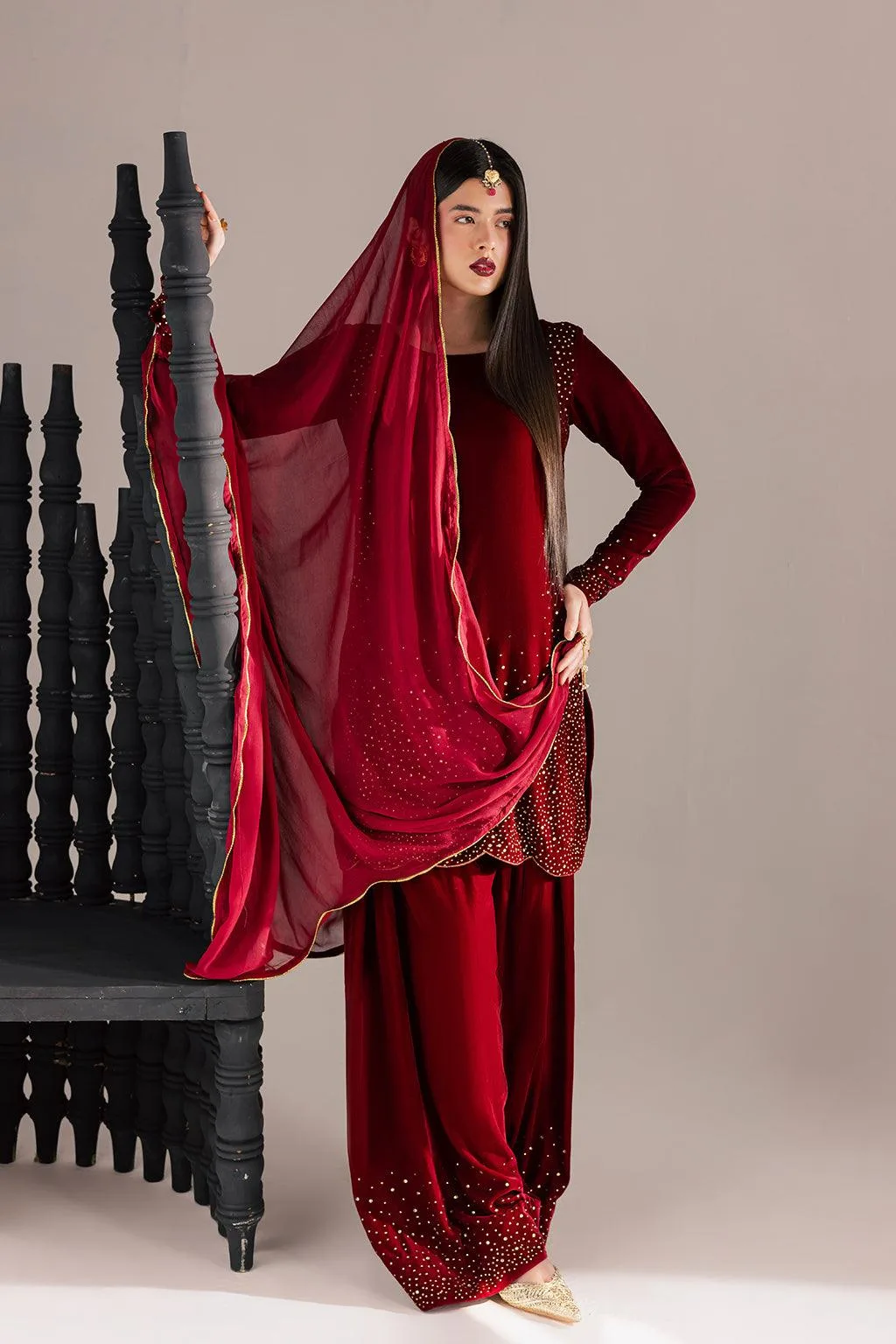 Vanya Velvet Muse Red Chiffon – view 5 – Poshaq