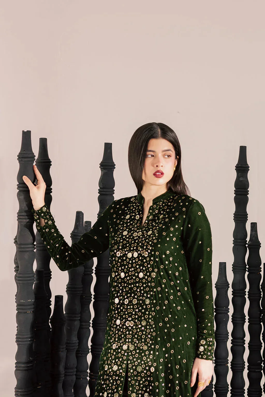 Vanya Velvet Muse Green Raw Silk – view 5 – Poshaq