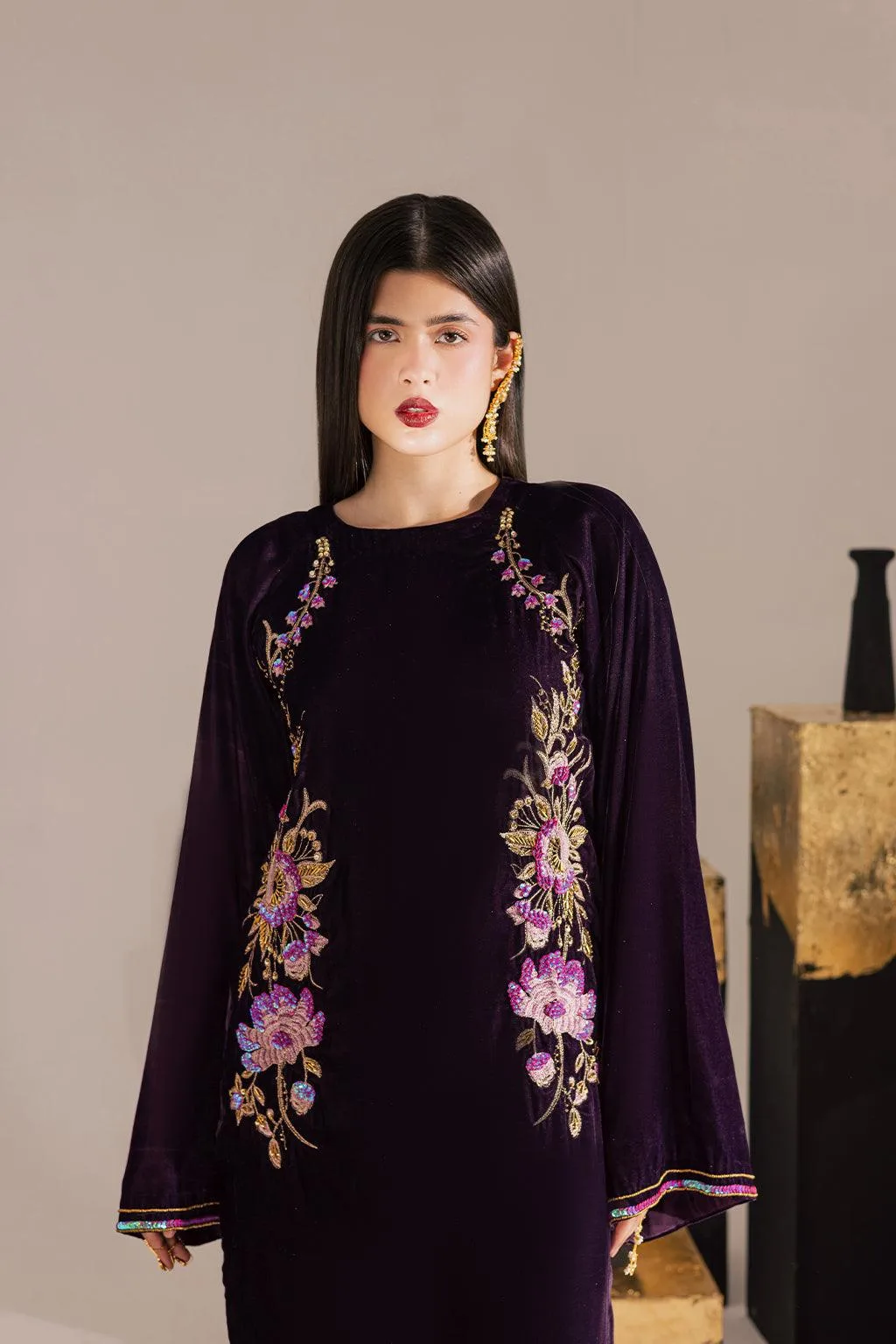 Vanya Velvet Muse Plum Velvet – view 4 – Poshaq