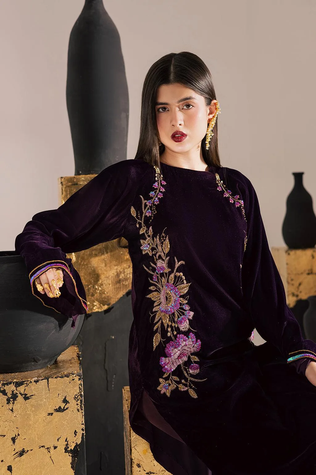 Vanya Velvet Muse Plum Velvet – view 5 – Poshaq