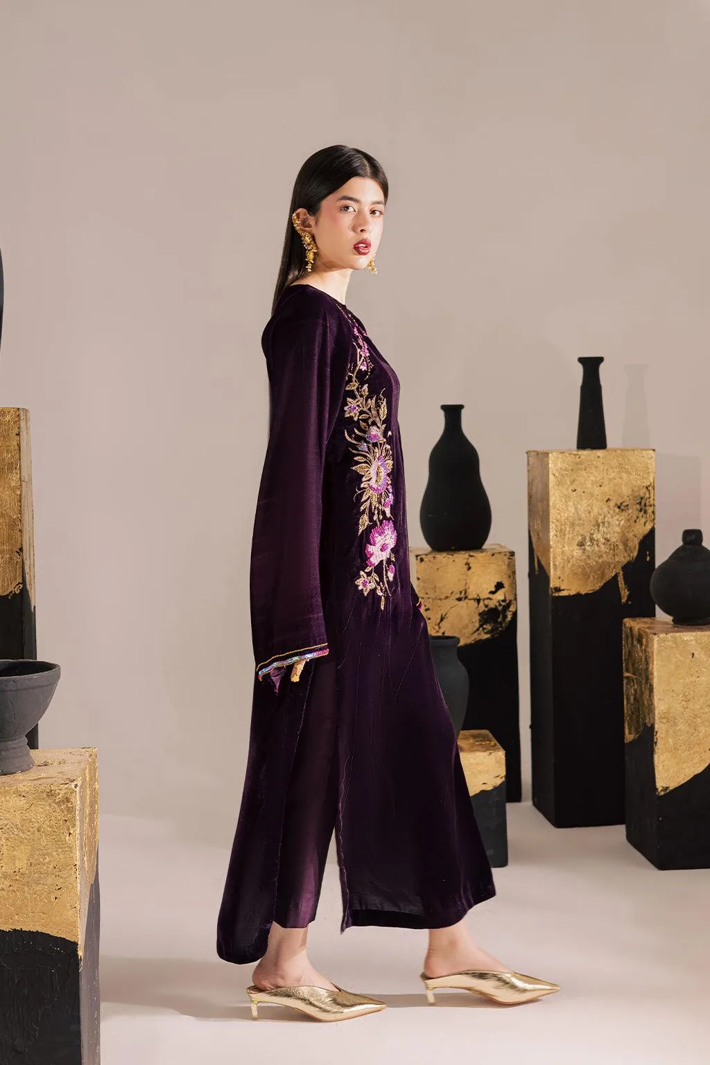Vanya Velvet Muse Plum Velvet – view 6 – Poshaq