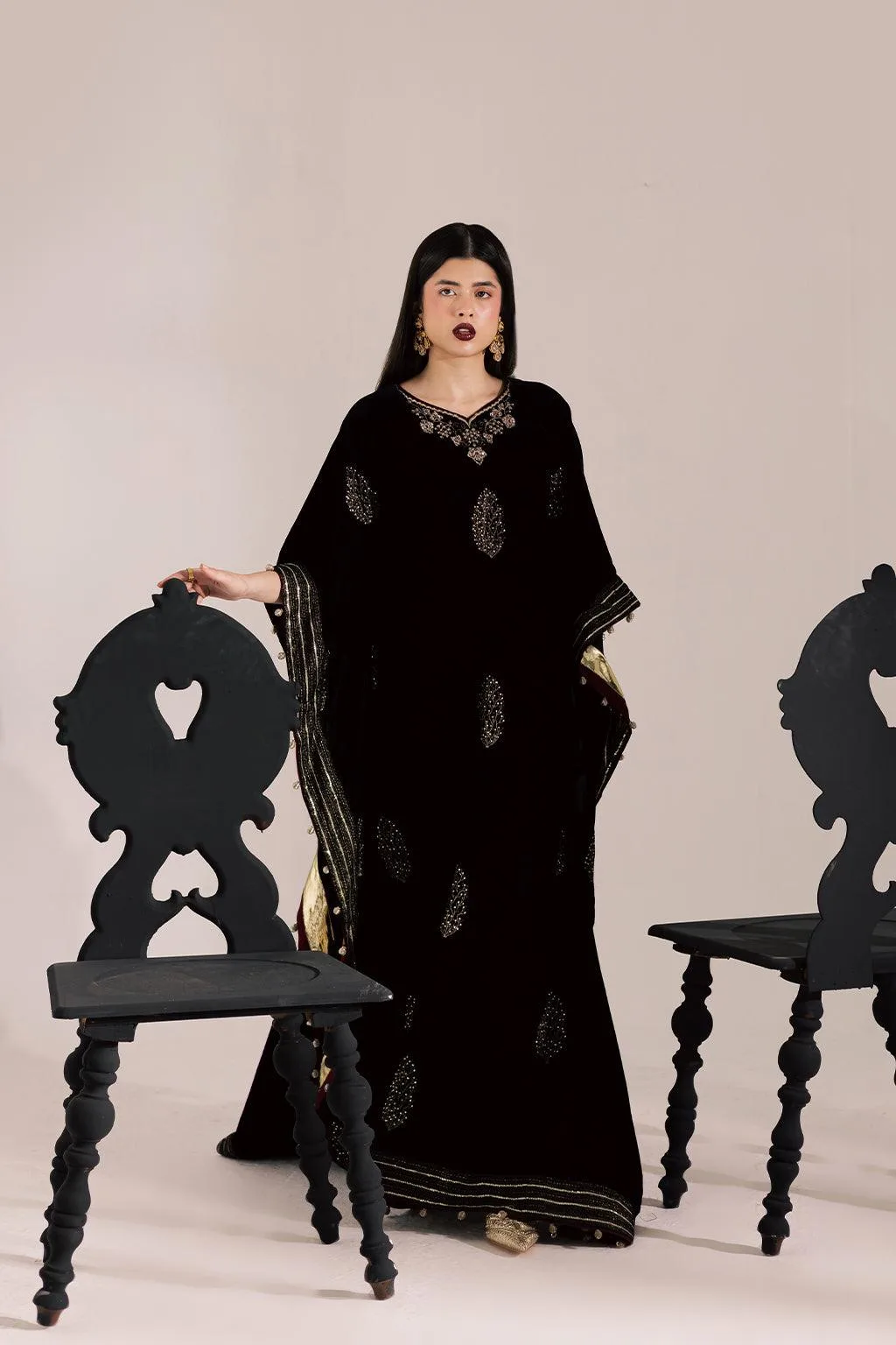 Vanya Velvet Muse Black Raw Silk – view 1 – Poshaq
