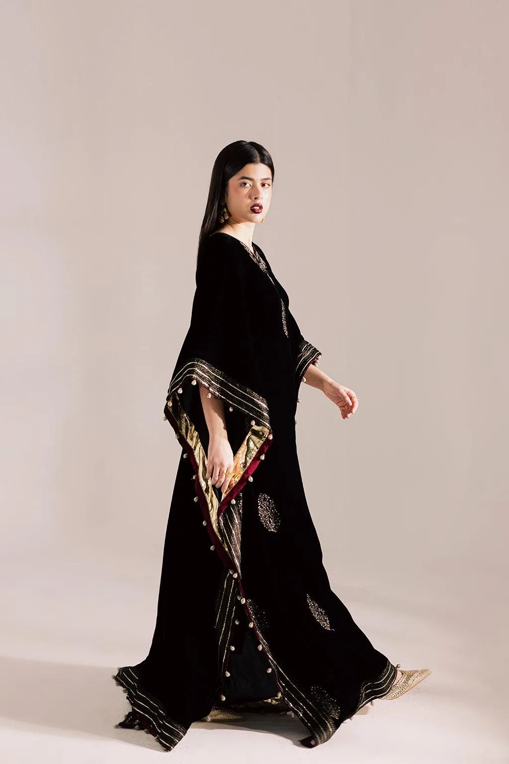 Vanya Velvet Muse Black Raw Silk – view 6 – Poshaq