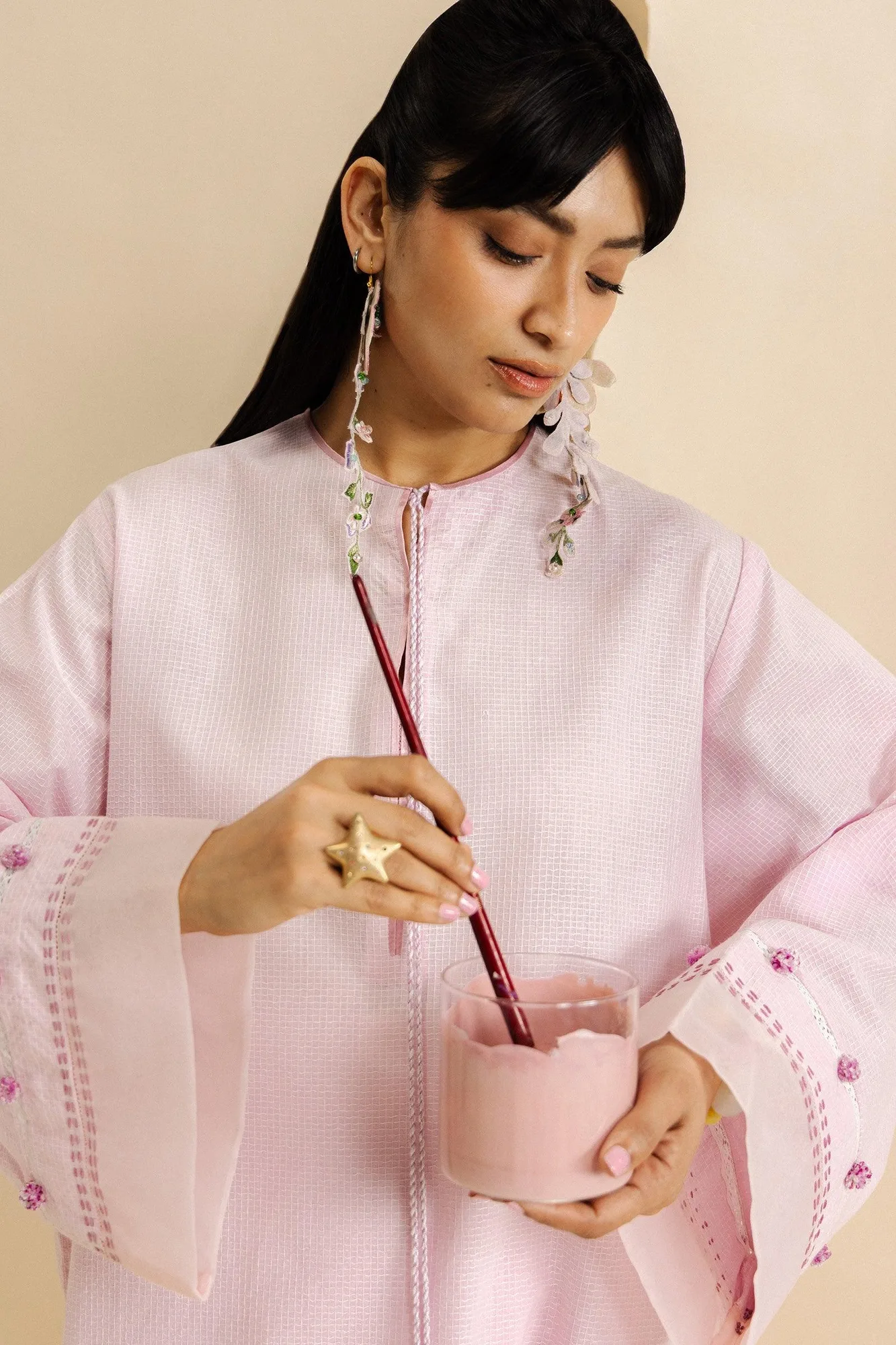 Pink Lawn – view 2 – Poshaq