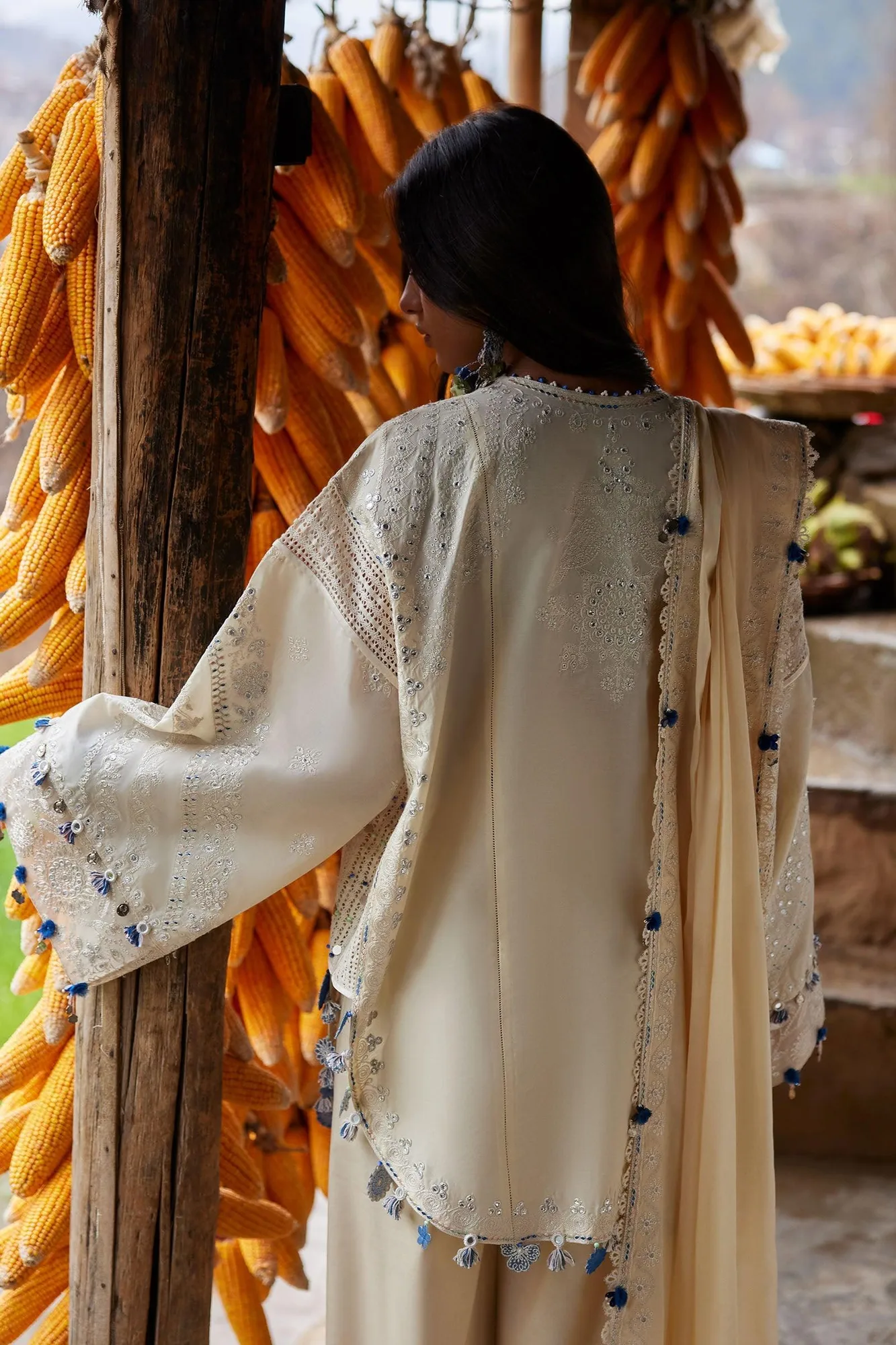 Ivory Organza – view 4 – Poshaq