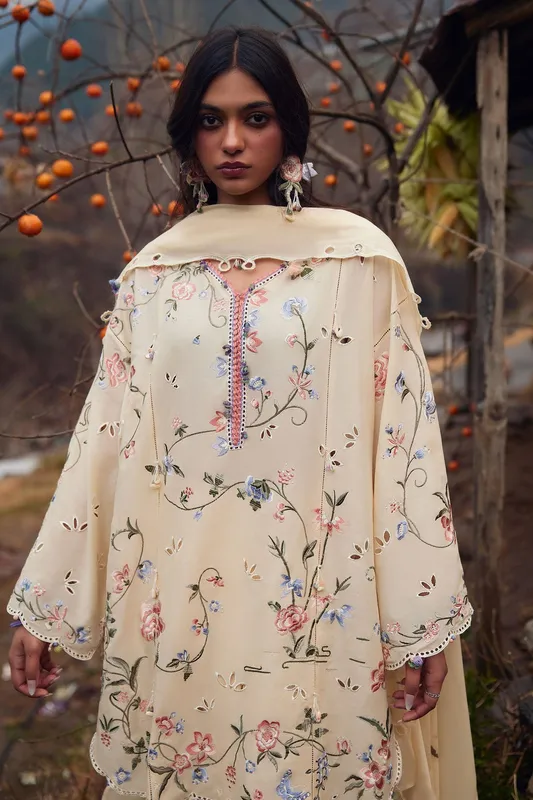 Cream Lawn – view 1 – Poshaq
