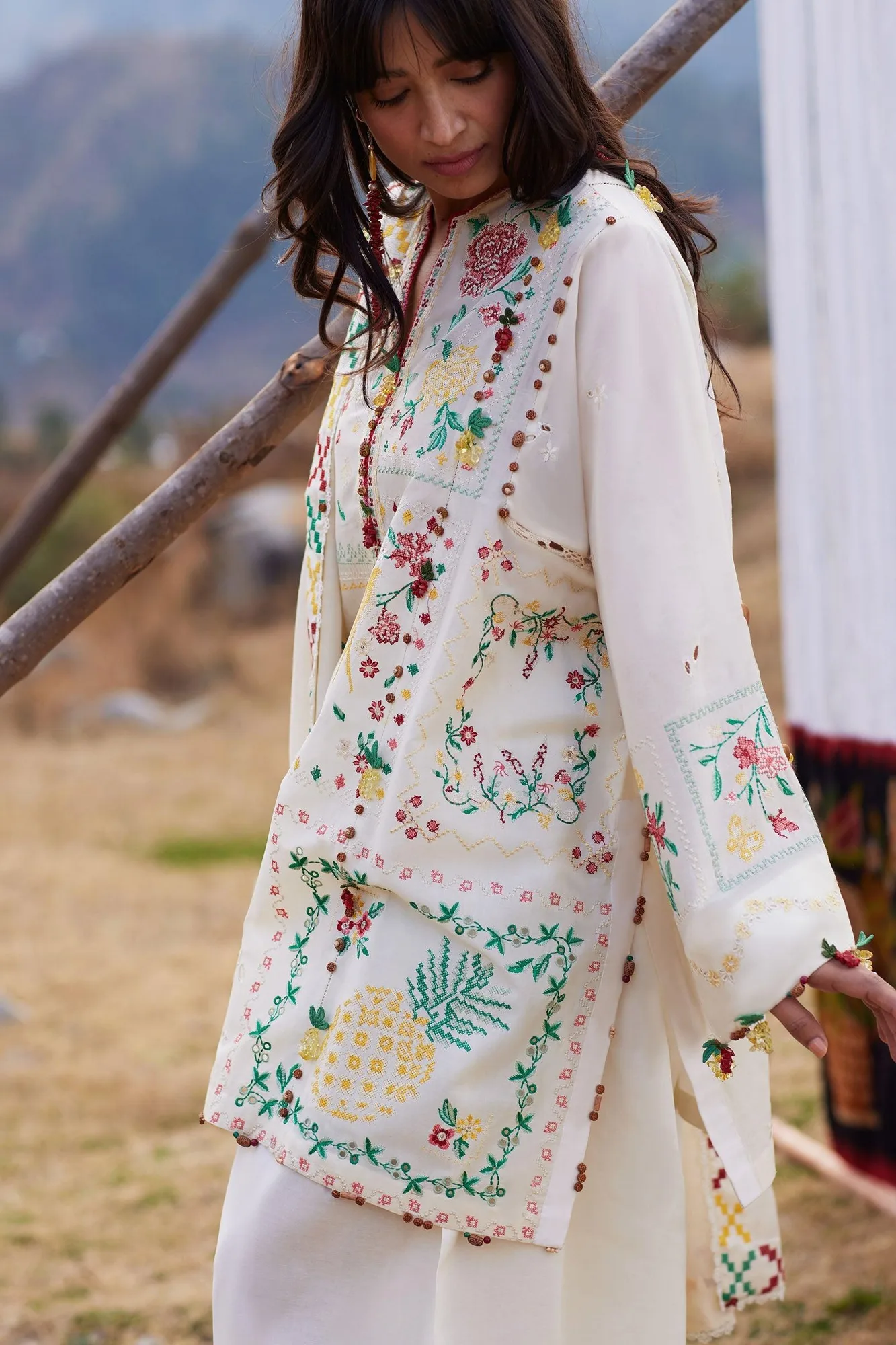 Ivory Organza – view 2 – Poshaq