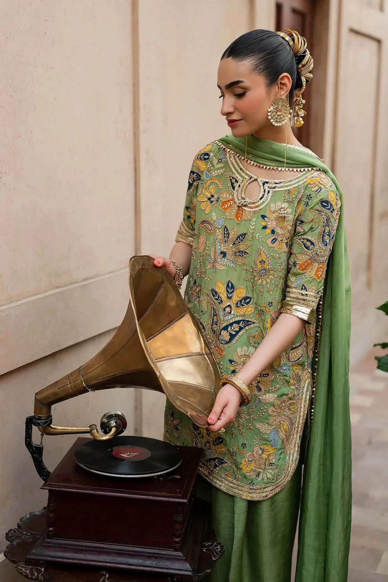 Green Raw Silk – view 5 – Poshaq
