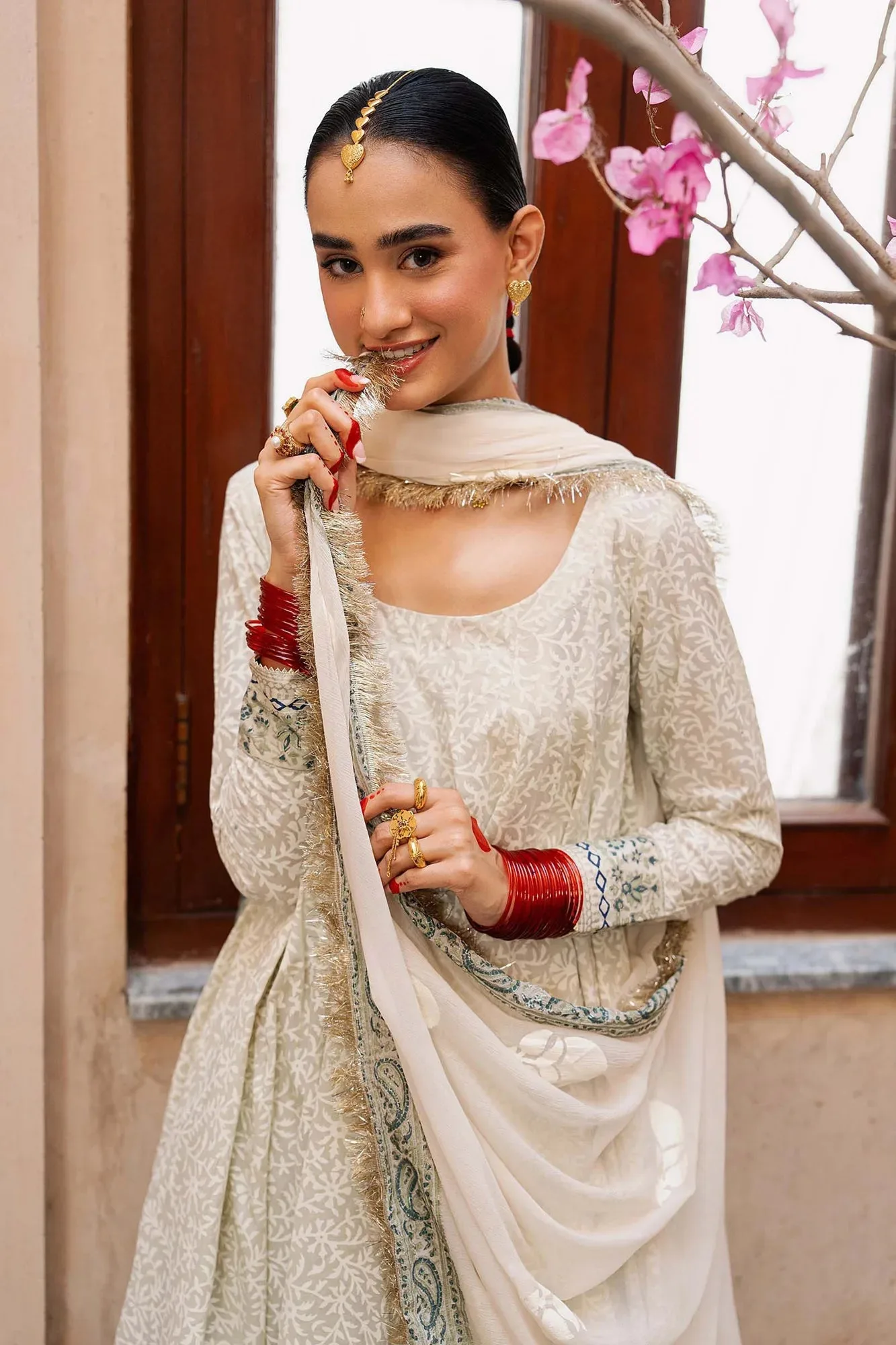 White Chiffon – view 1 – Poshaq
