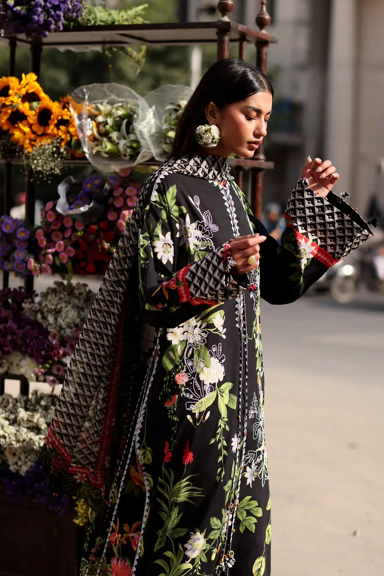 Black Organza – view 1 – Poshaq