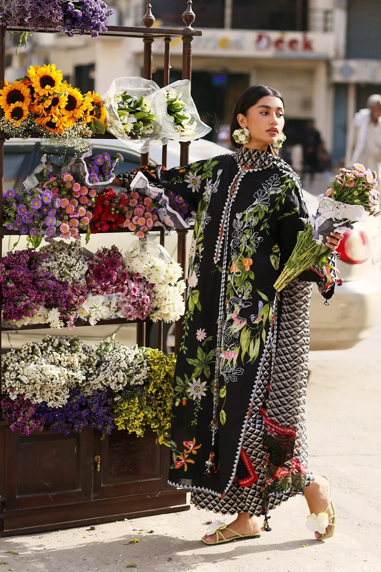 Black Organza – view 3 – Poshaq