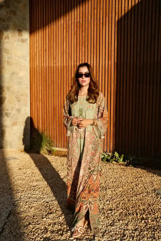 Luxury Kaftans Green Georgette – view 1 – Poshaq