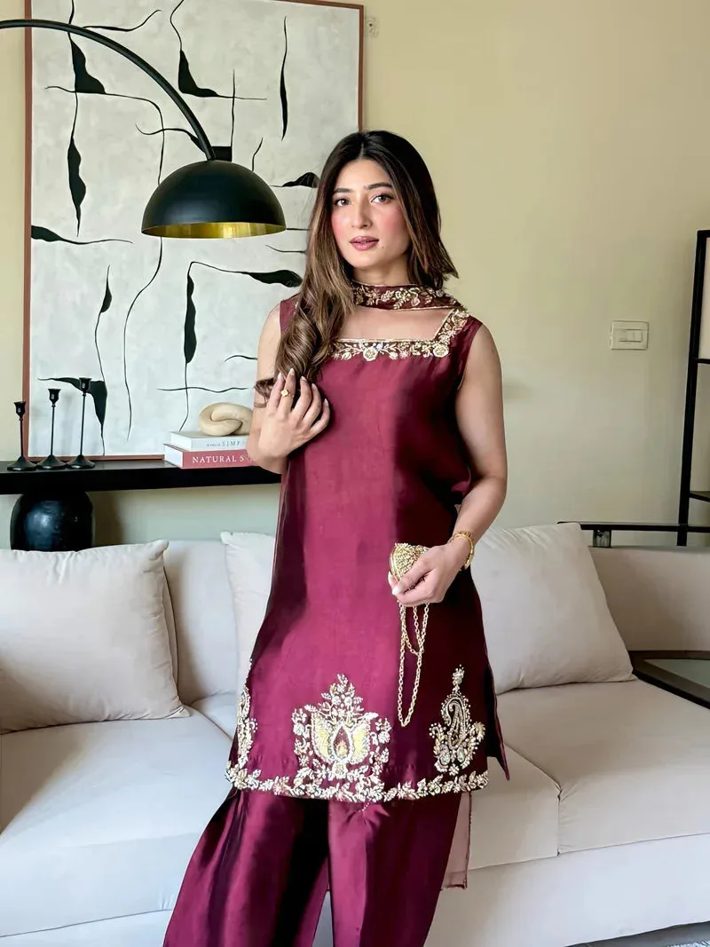 Iffat Silk Edit Maroon Velvet – view 2 – Poshaq