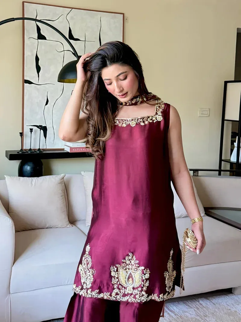 Iffat Silk Edit Maroon Velvet – view 3 – Poshaq