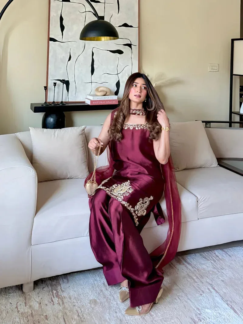 Iffat Silk Edit Maroon Velvet – view 4 – Poshaq