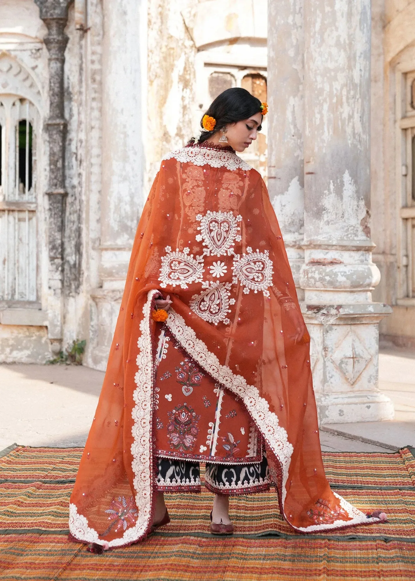 Ivory Organza – view 5 – Poshaq