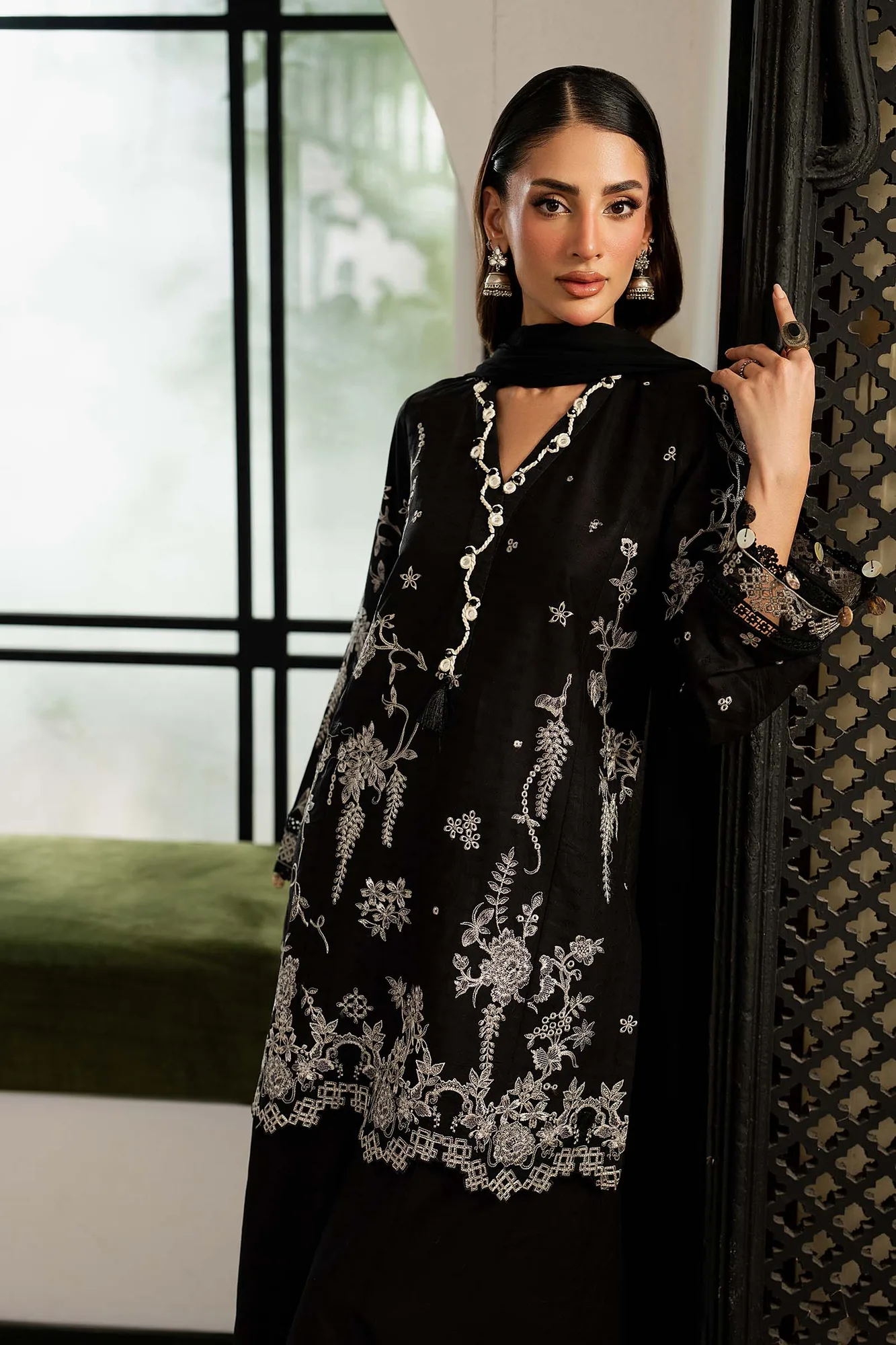 Black Chiffon – view 3 – Poshaq