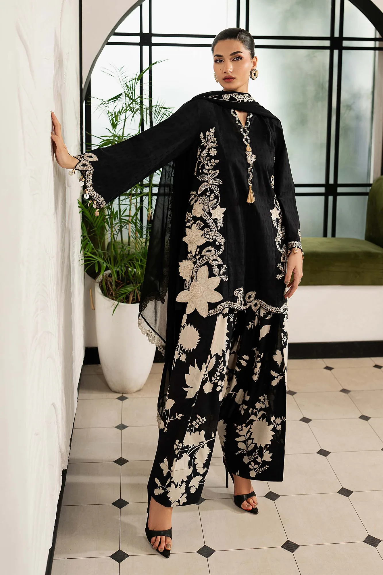 Black Chiffon – view 1 – Poshaq