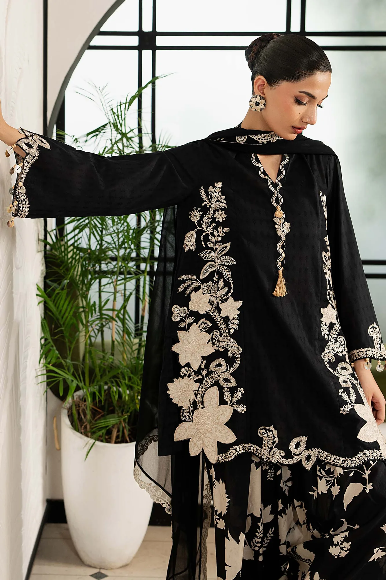 Black Chiffon – view 4 – Poshaq