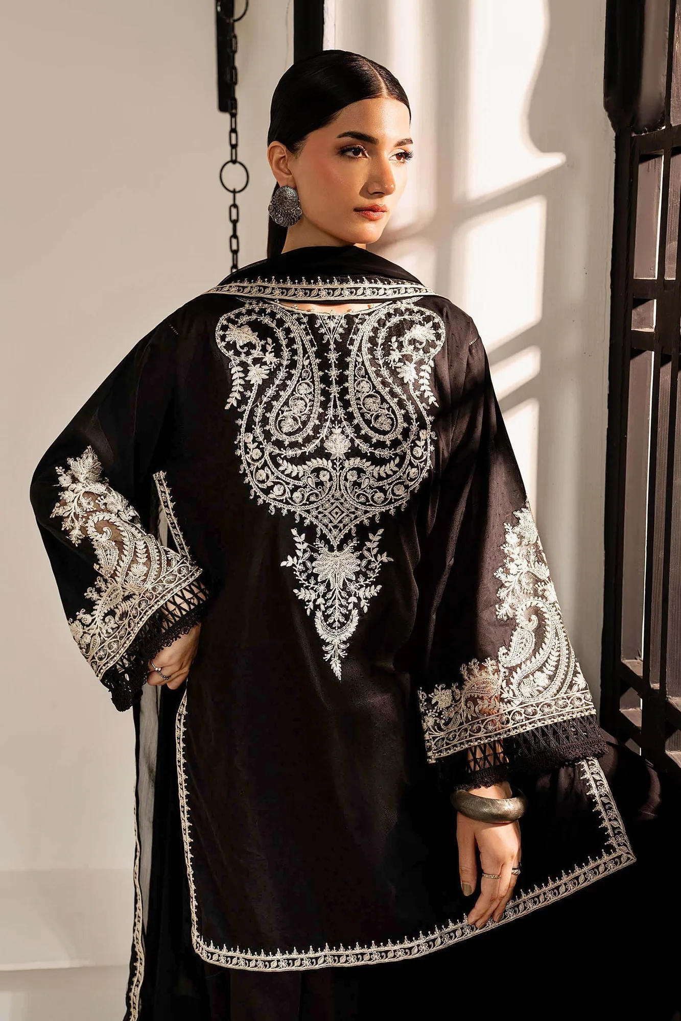 Black Chiffon – view 5 – Poshaq
