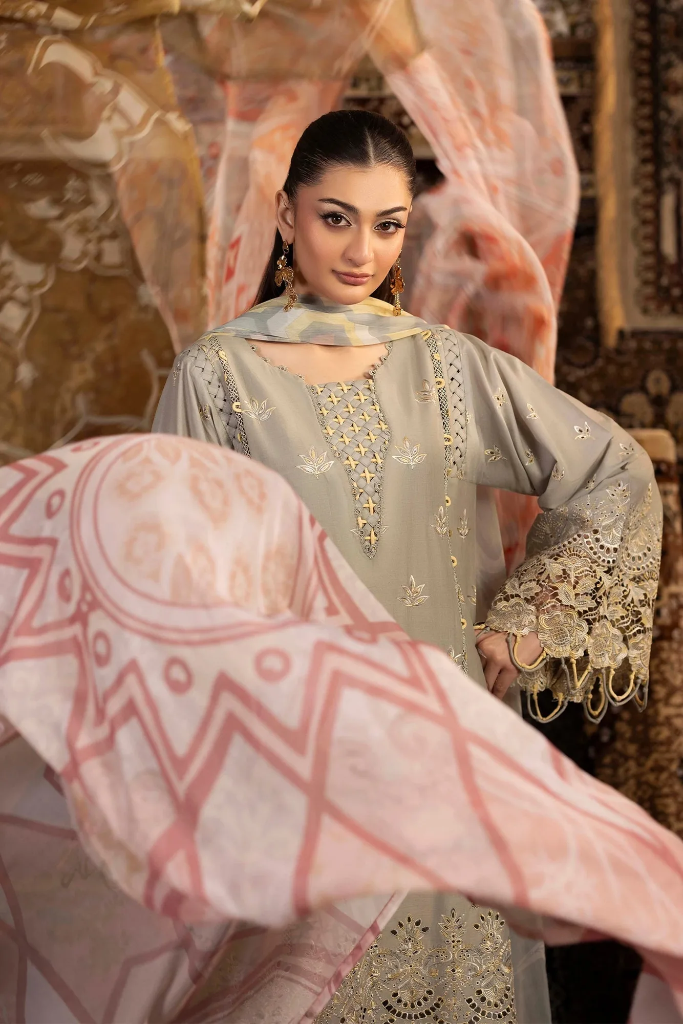 Light gray chiffon long shirt with Schiffli embroidery – view 4 – Poshaq