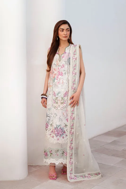 Afrozeh Sunspell 26 Ivory Lawn – view 1 – Poshaq