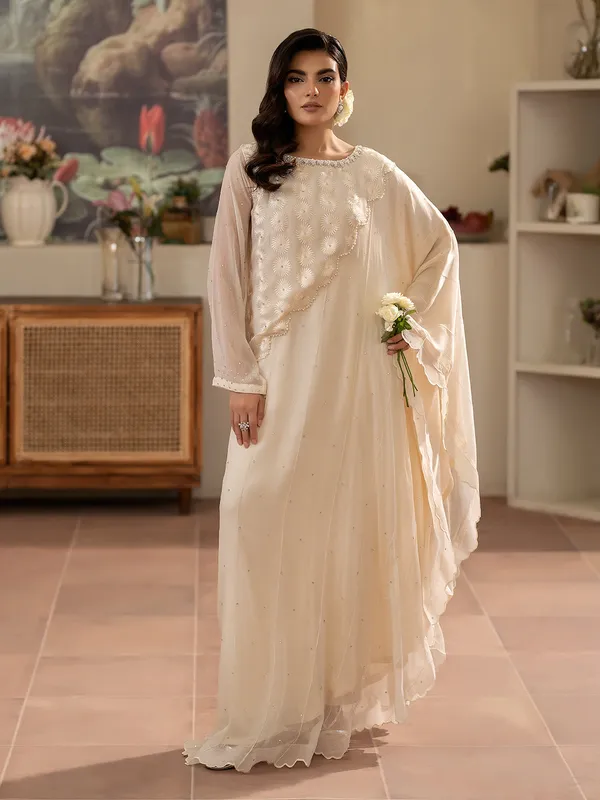 Cream chiffon cape paired with viscose trousers – view 1 – Poshaq