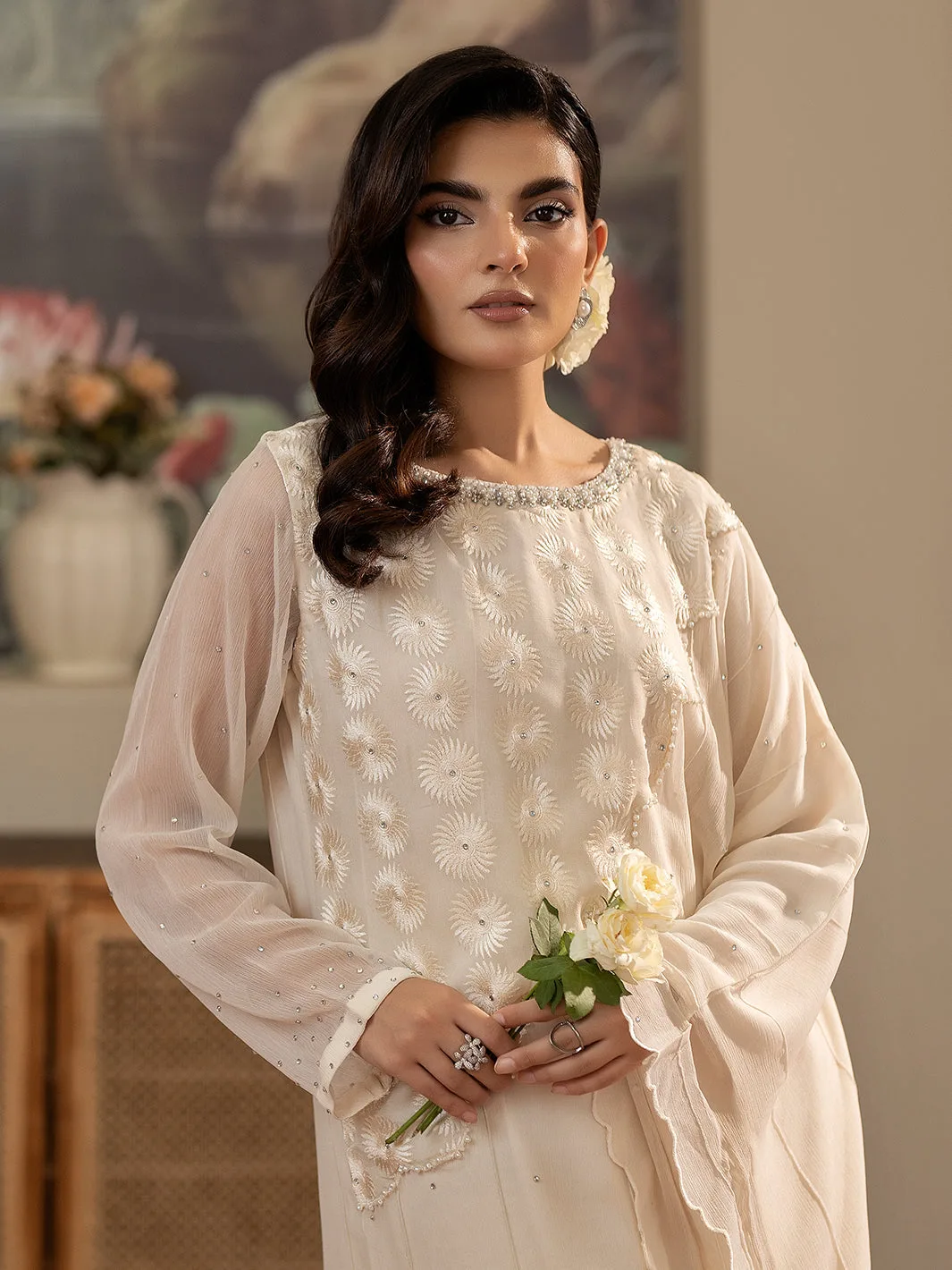 Cream chiffon cape paired with viscose trousers – view 4 – Poshaq