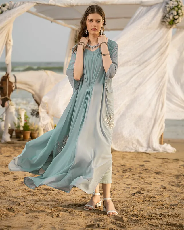 Hit gray chiffon and viscose suit with layered cape – view 1 – Poshaq