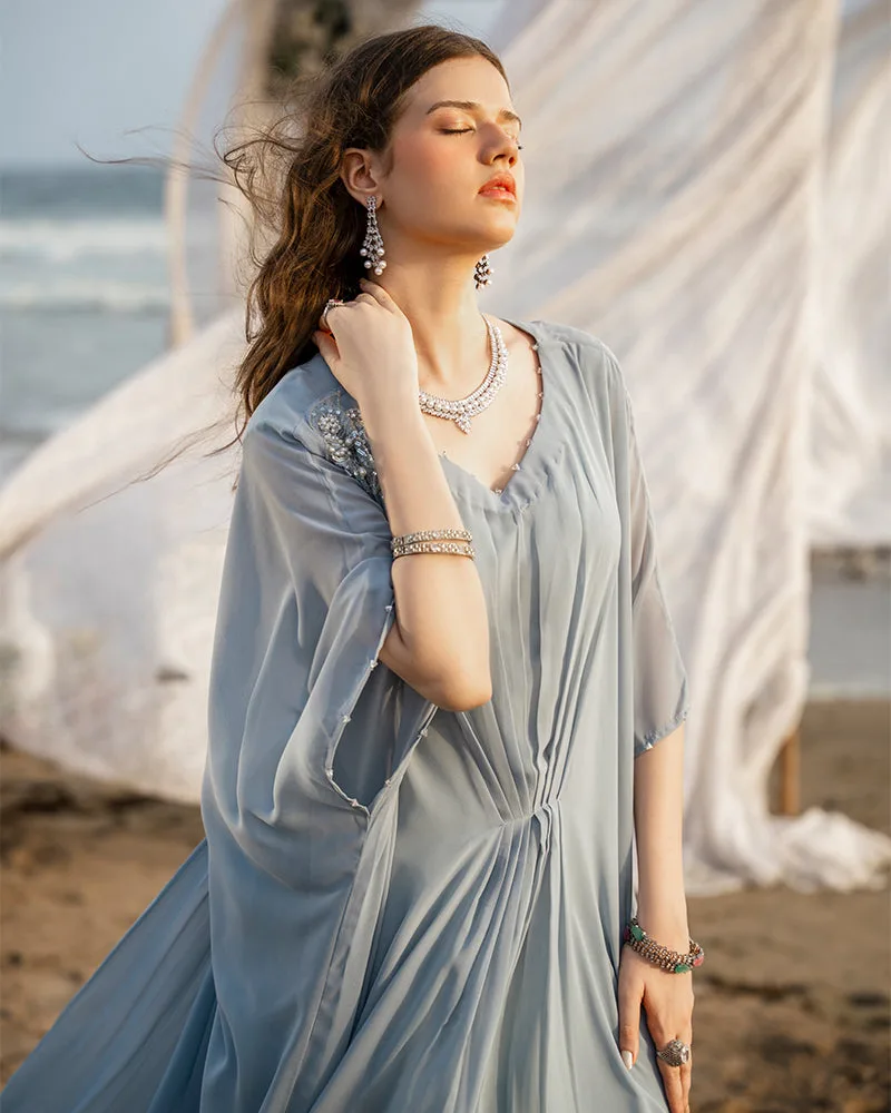 Hit gray chiffon and viscose suit with layered cape – view 4 – Poshaq
