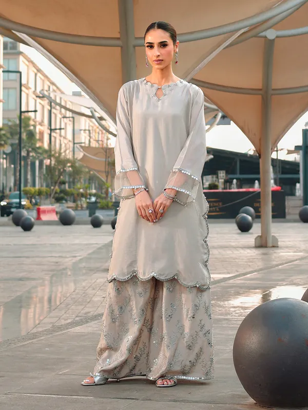 Silver gray silk shirt with viscose lining and subtle sheen – view 1 – Poshaq